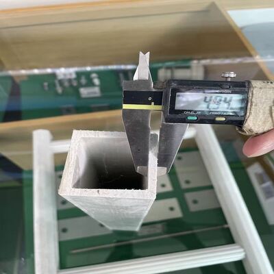 Các thanh profile FRP hình chữ nhật đa năng được làm từ nhựa polyester epoxy và phenolic, cung cấp khả năng cách điện và độ bền