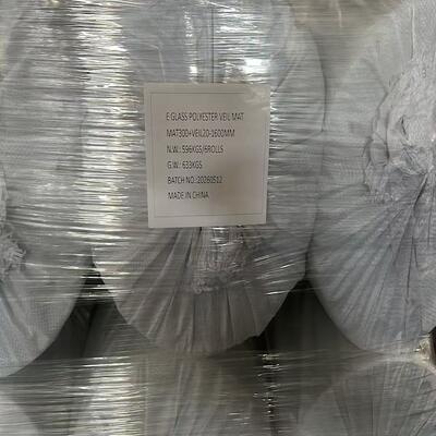 Phụng vụ bán buôn E Glass Polyester Veil Mat MAT300+VEIL20 1600MM, 6 cuộn mỗi lô, E-glass fiber veil mat cho FRP composite, chống ăn mòn, được sản xuất tại nhà máy Trung Quốc với nguồn cung cấp lô ổn định.